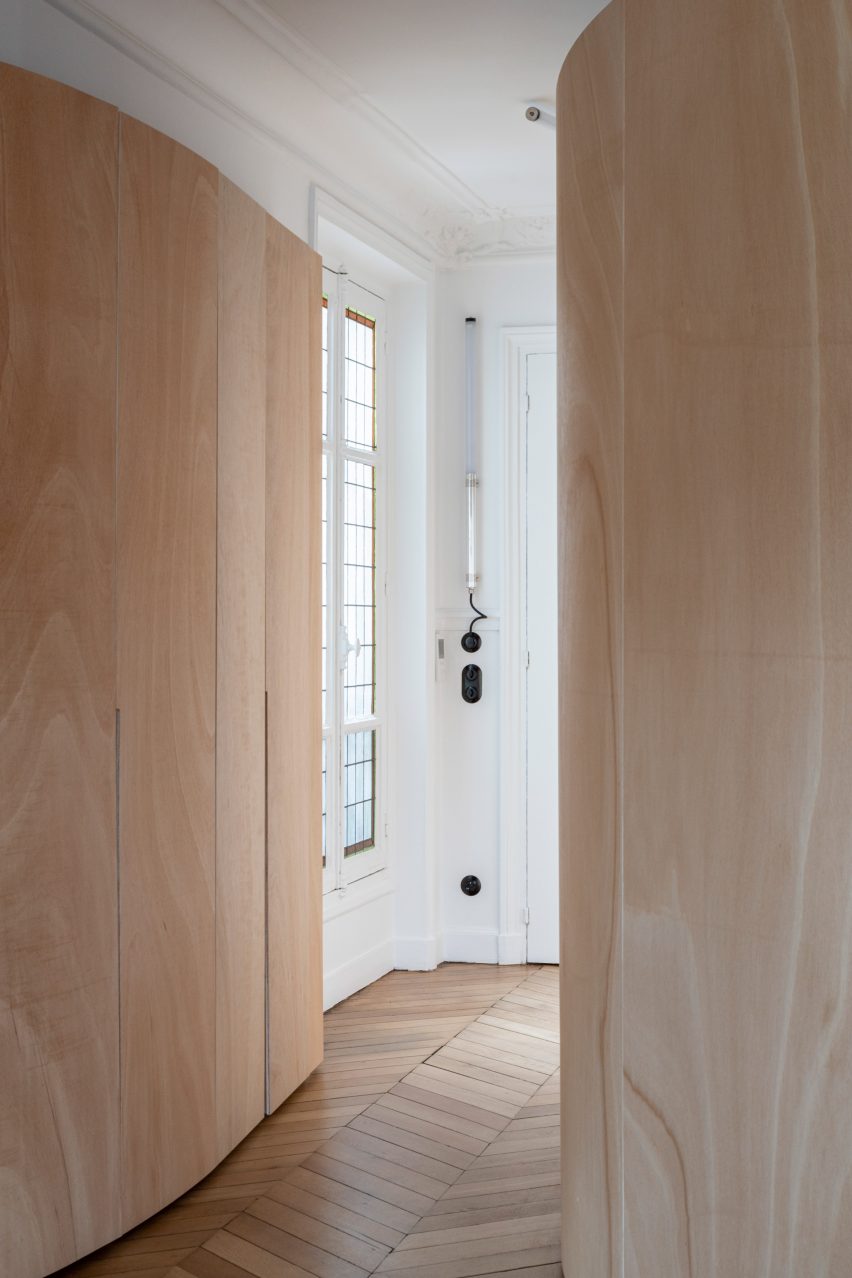 Wood Ribbon apartment by Toledano + Architects