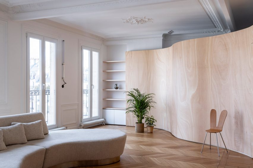 Wood Ribbon apartment by Toledano + Architects