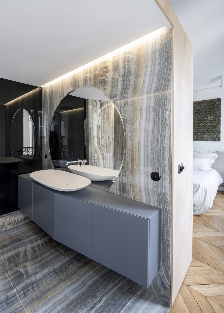 Wood Ribbon apartment by Toledano + Architects