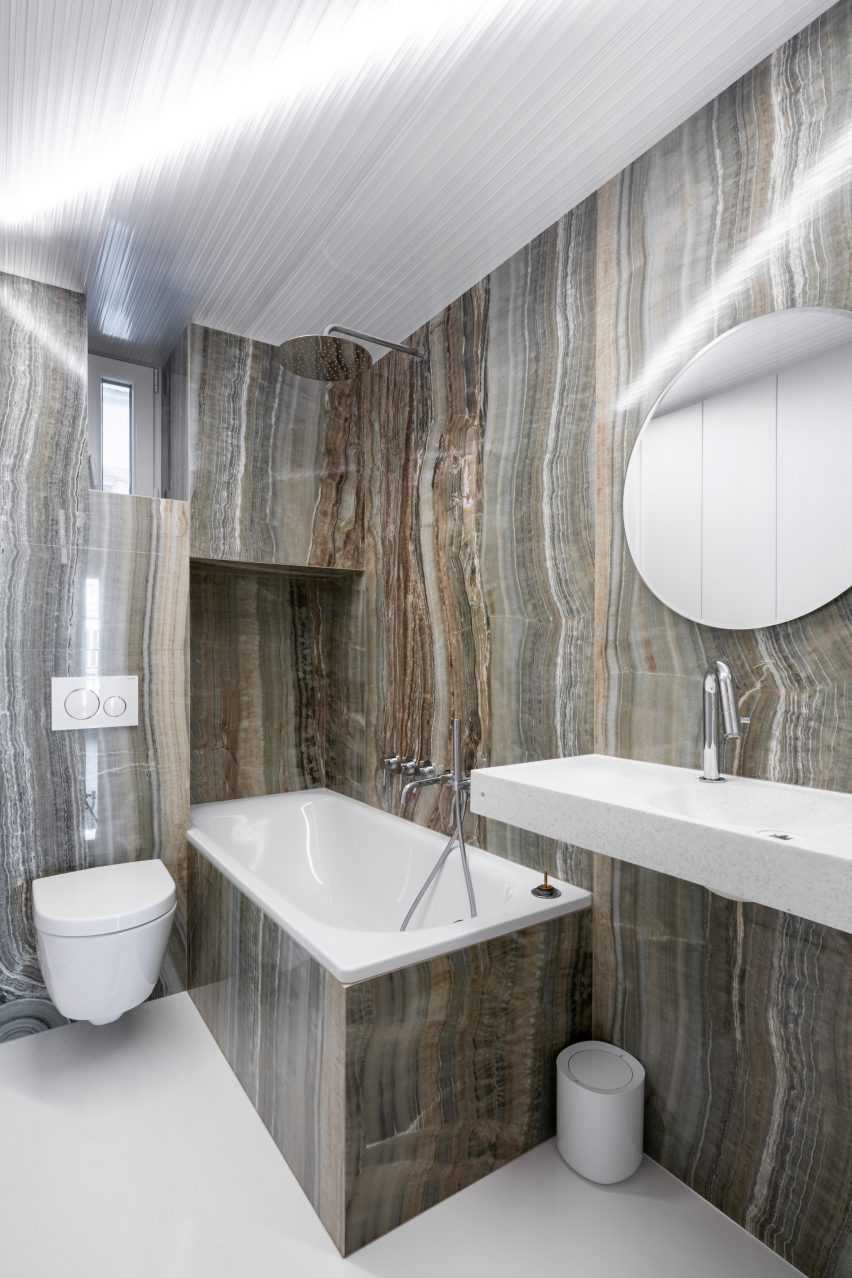 Wood Ribbon apartment by Toledano + Architects