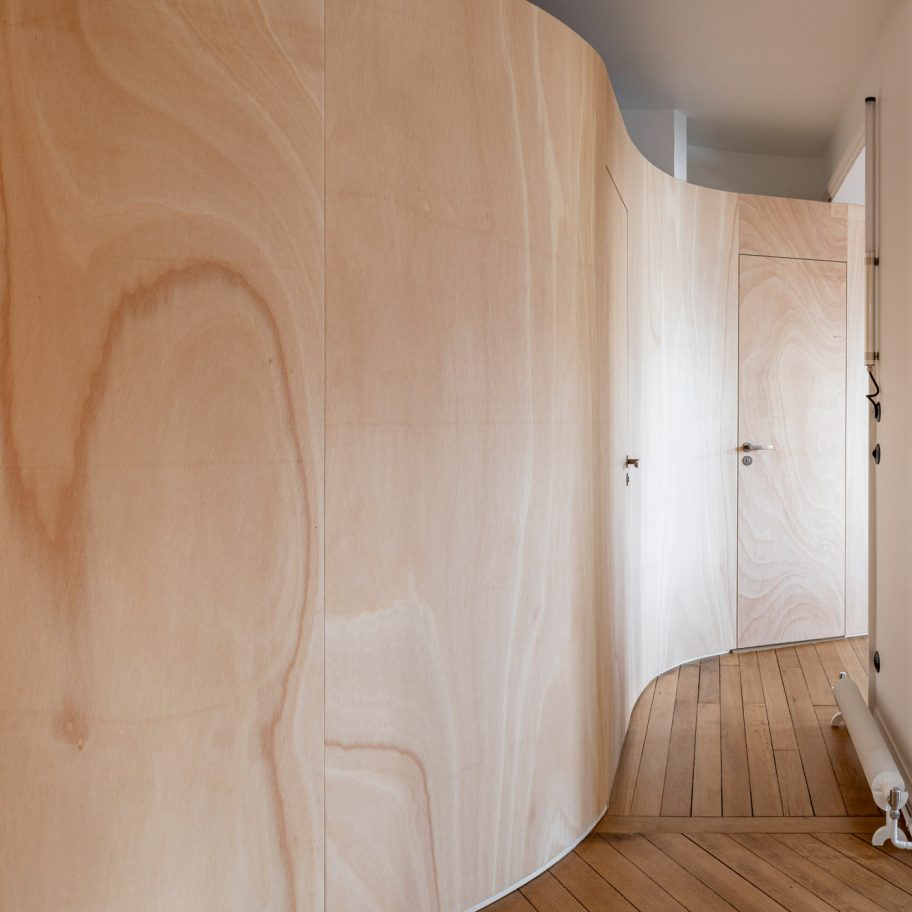 Wood Ribbon apartment by Toledano + Architects