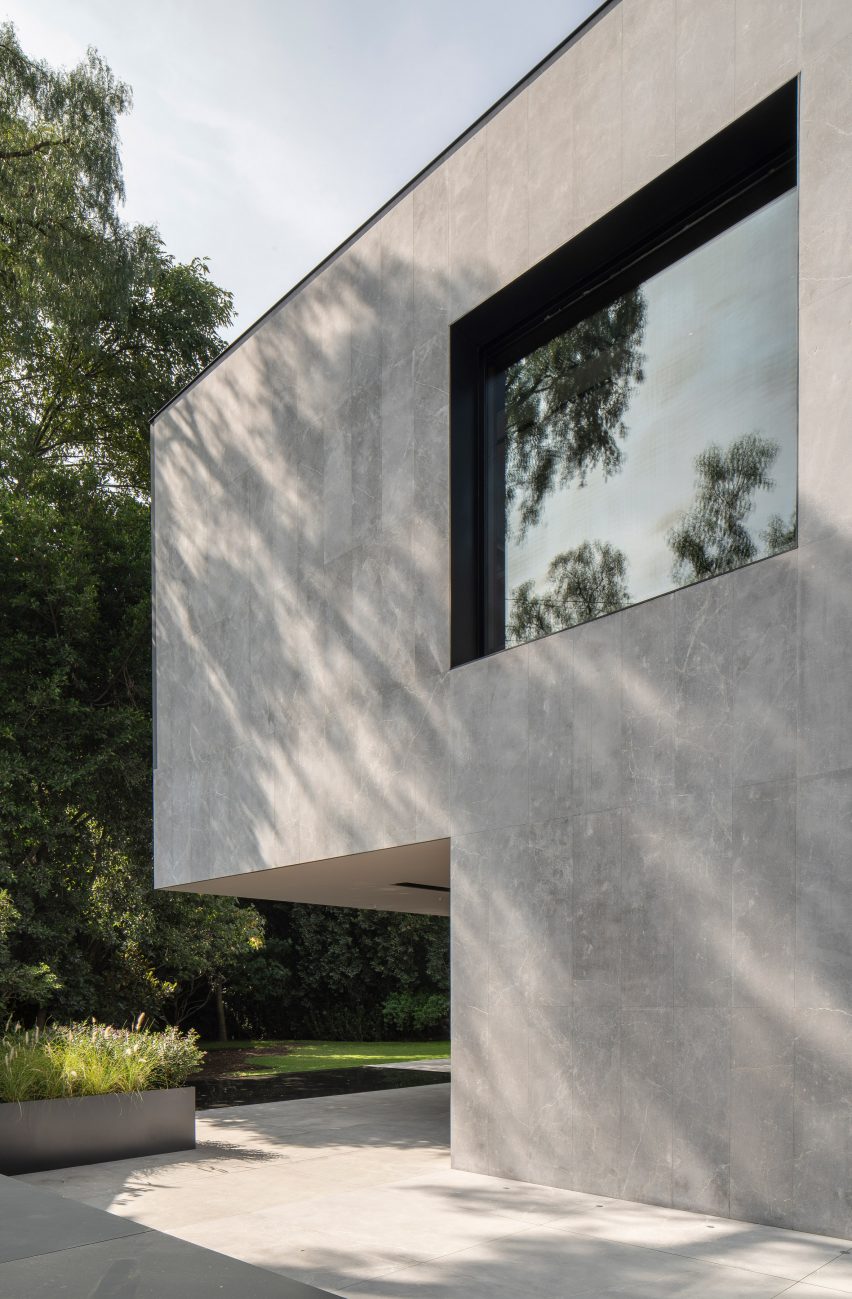 AdH House by Francesc Rife Studio