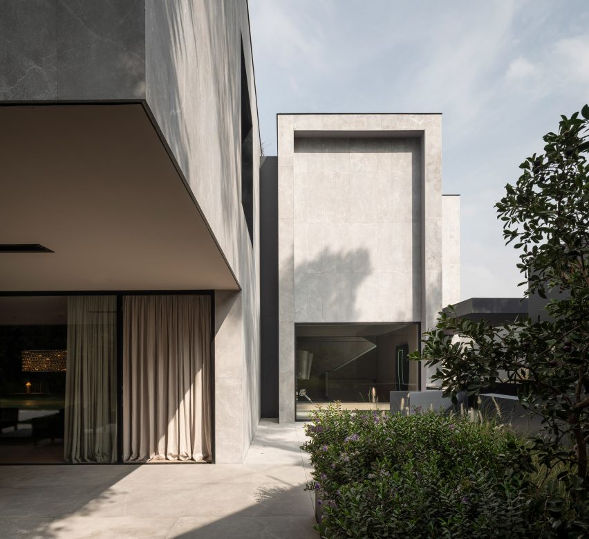 AdH House by Francesc Rife Studio