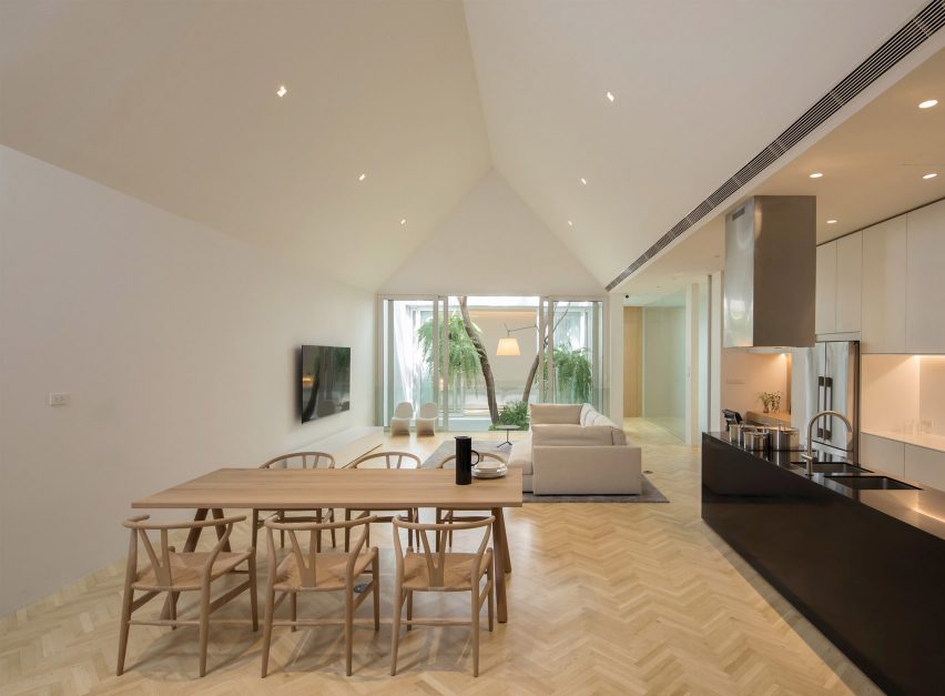 Basic House by Brownhouses in Bangkok, Thailand