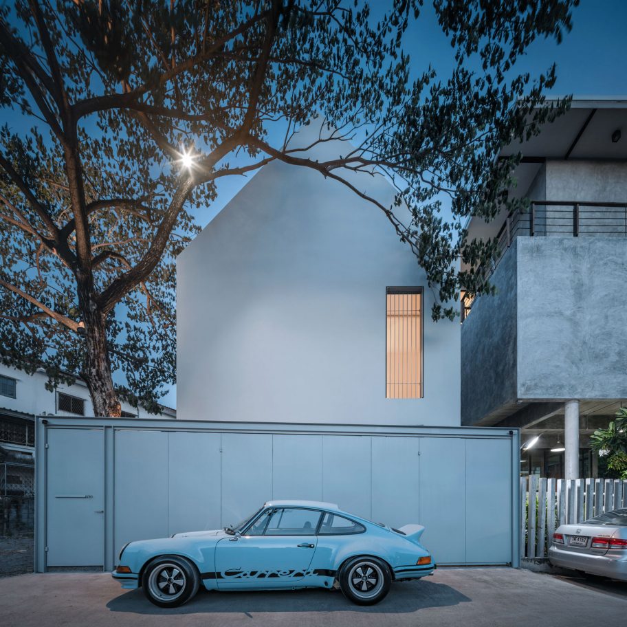 Basic House by Brownhouses in Bangkok, Thailand