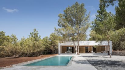 Ca l'Amo by Marià Castelló