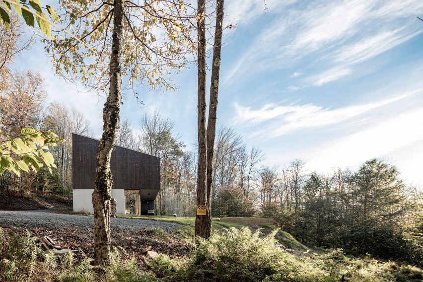 Camp O House by Maria Milans Studio
