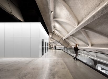 Desjardins at the Montréal Tower by Provencher Roy