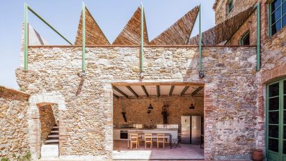 Dirk and the chocolate Factory by Anna & Eugeni Bach