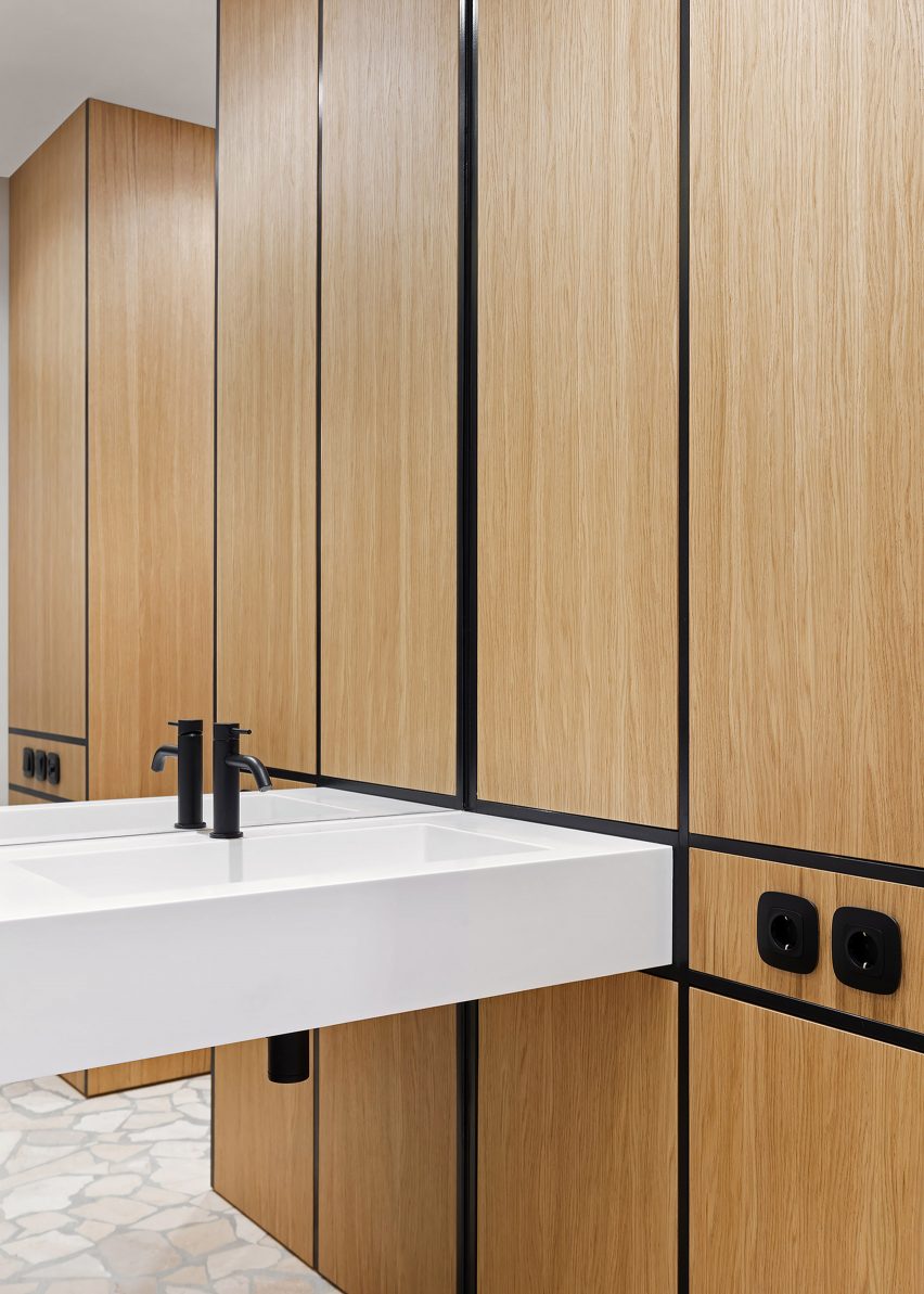 EGR Apartment by Ater Architects
