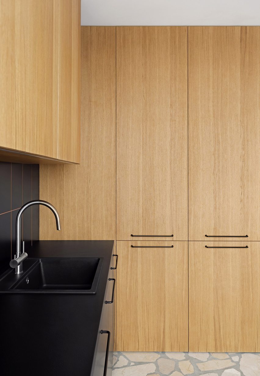 EGR Apartment by Ater Architects