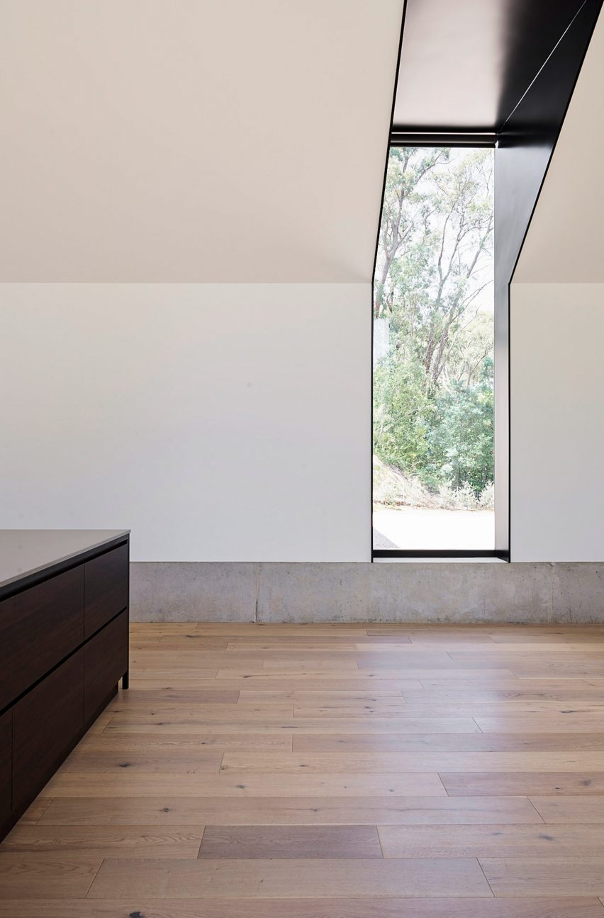 Hepburn Springs House by Telha Clarke