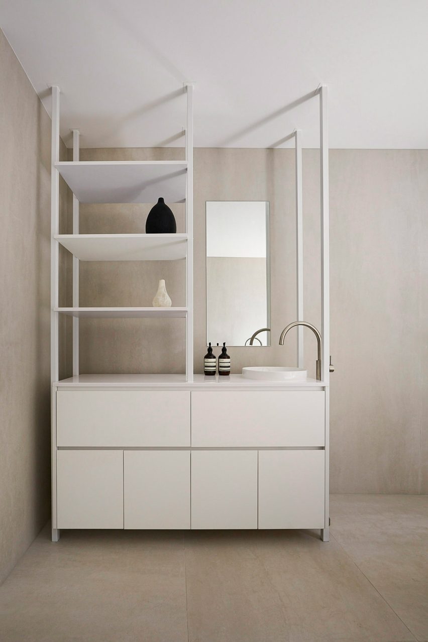 Hepburn Springs House by Telha Clarke