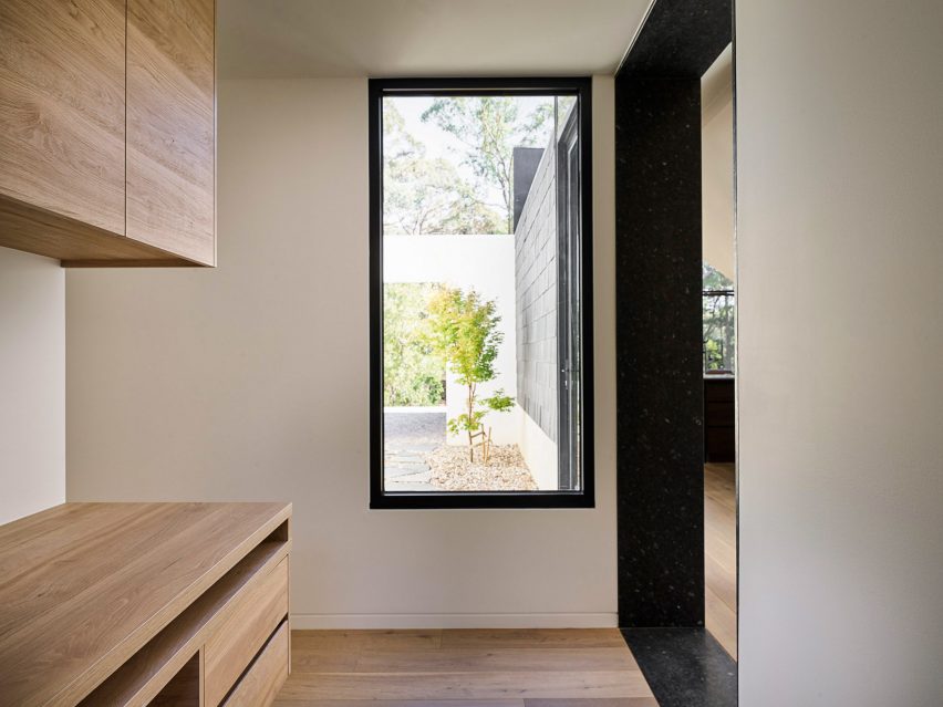 Hepburn Springs House by Telha Clarke