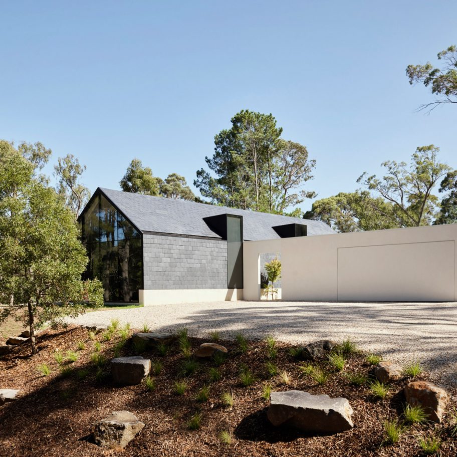 Hepburn Springs House by Telha Clarke