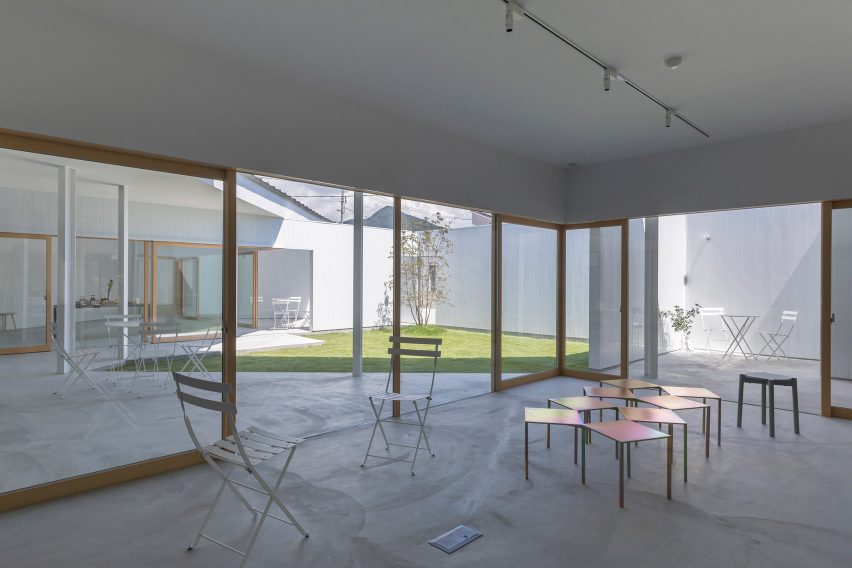 House and Office in Hofu by Tato