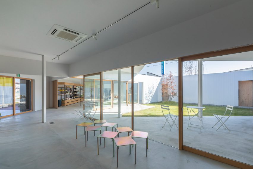 House and Office in Hofu by Tato