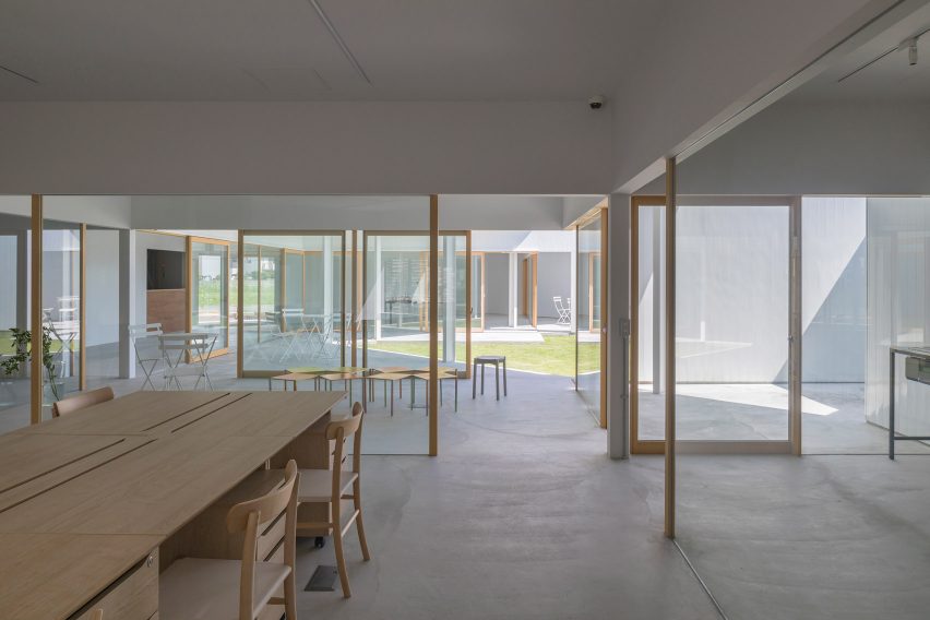 House and Office in Hofu by Tato