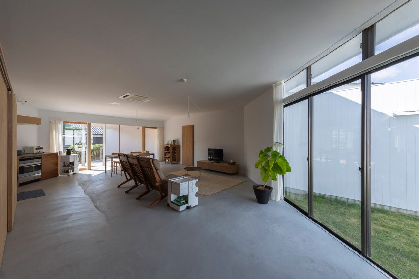 House and Office in Hofu by Tato