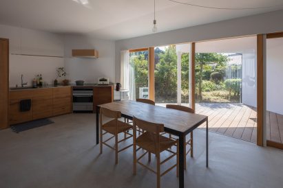 House and Office in Hofu by Tato