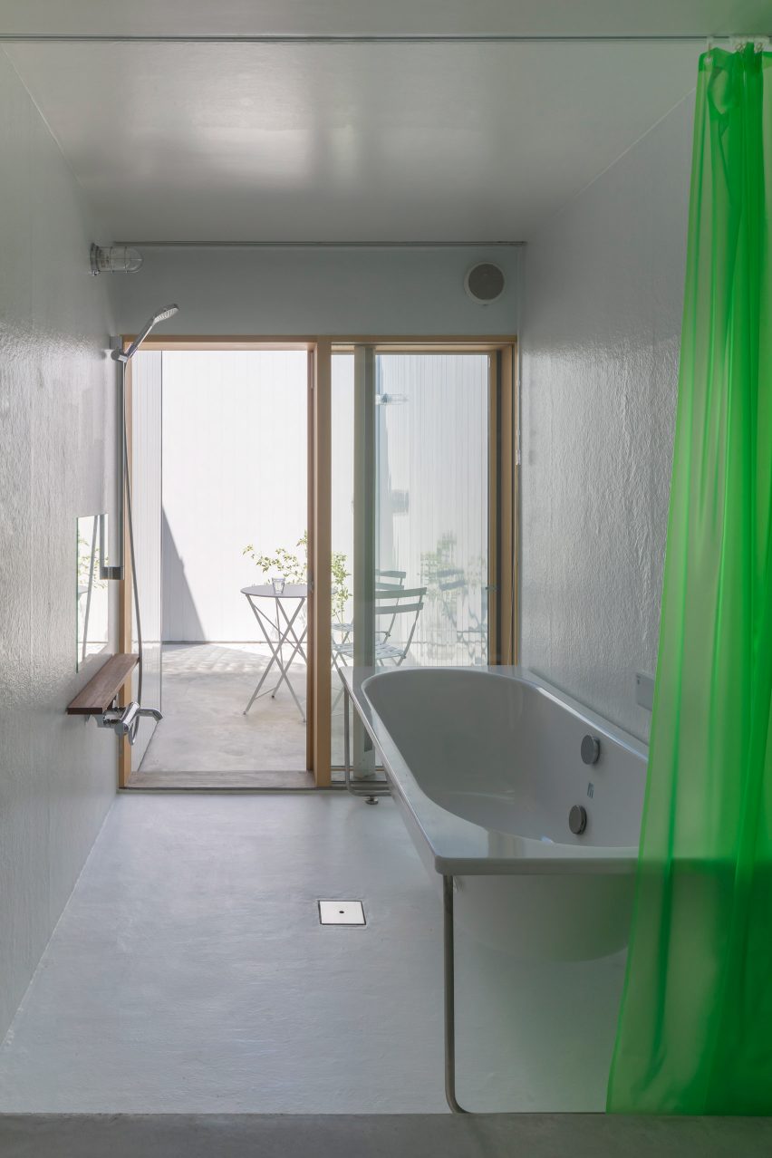 House and Office in Hofu by Tato