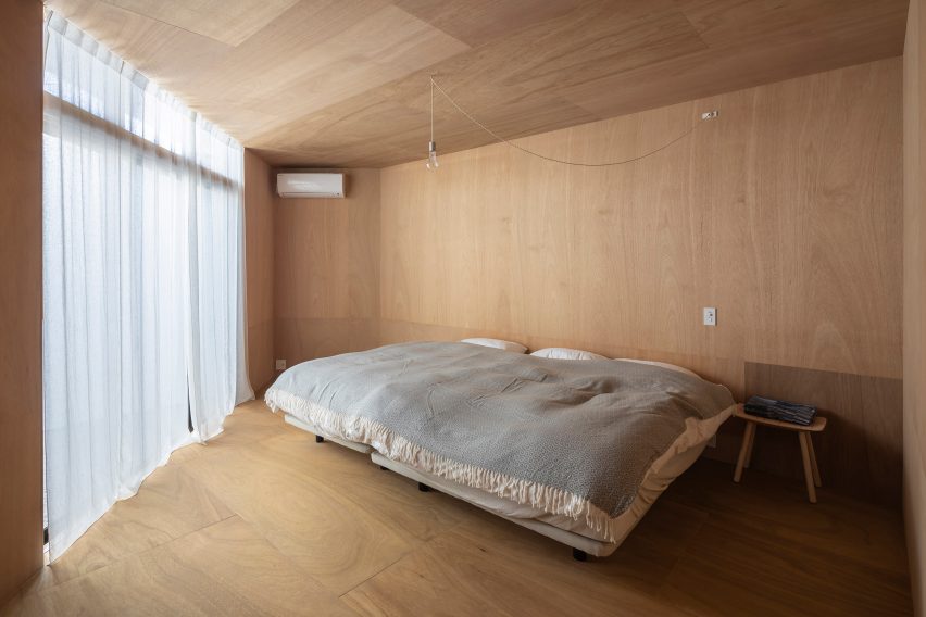 House and Office in Hofu by Tato