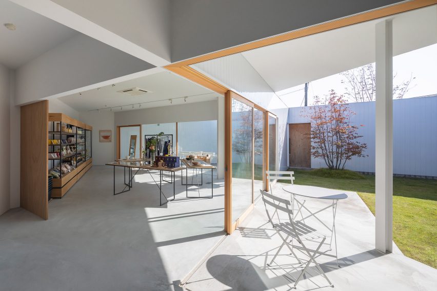 House and Office in Hofu by Tato