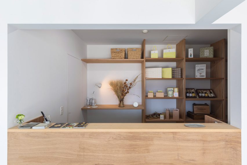 House and Office in Hofu by Tato