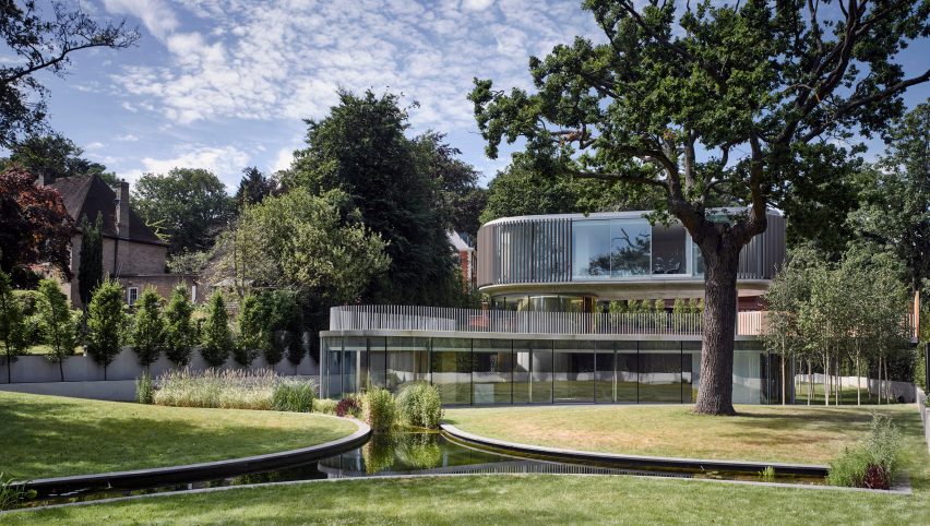 House in Coombe Park by Eldridge London exterior