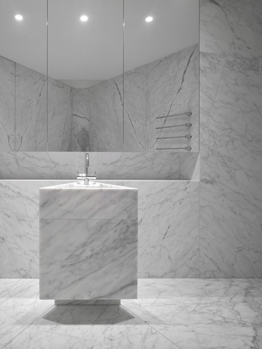 House in Coombe Park by Eldridge London bathroom