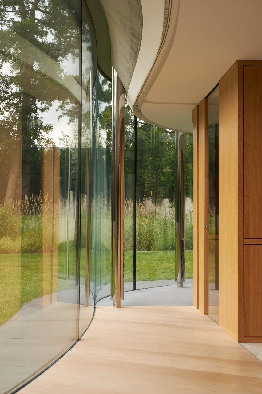 House in Coombe Park by Eldridge London curved glazing