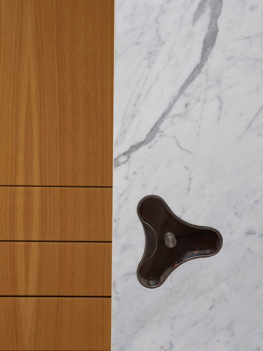 House in Coombe Park by Eldridge London door handle
