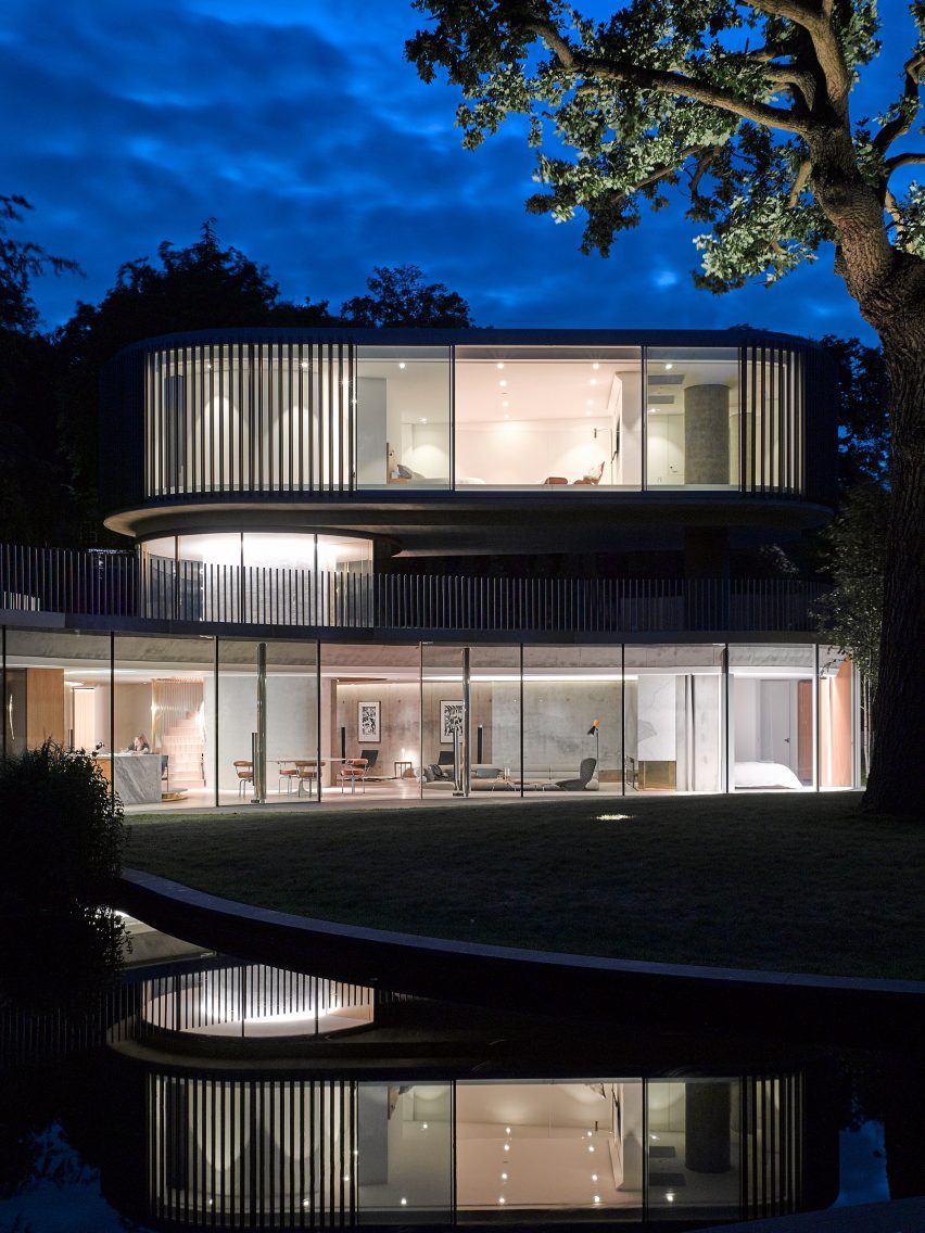 House in Coombe Park by Eldridge London night