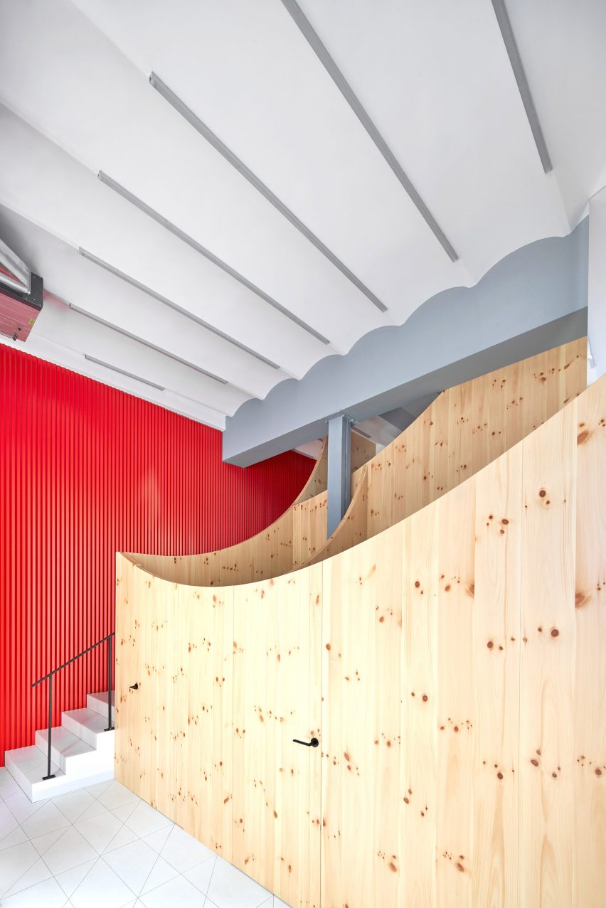 Impress dental clinic by Raúl Sanchez Architects