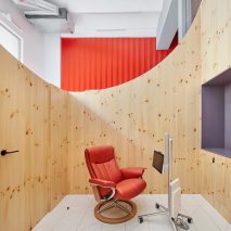 Impress dental clinic by Raúl Sanchez Architects