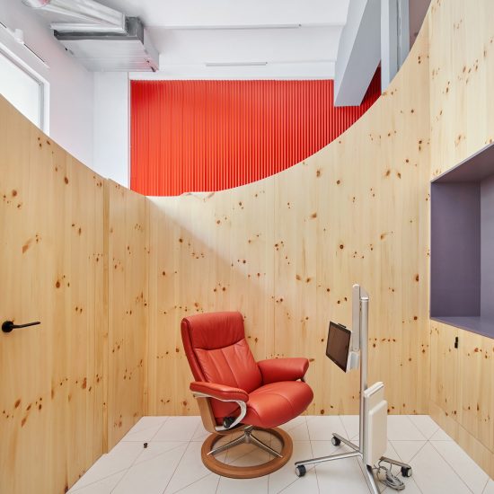 Impress dental clinic by Raúl Sanchez Architects
