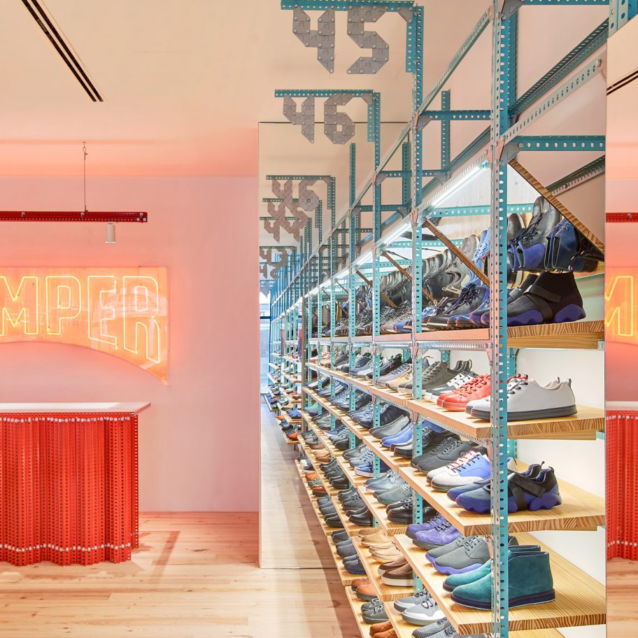 Camper store by Jorge Penades in Malaga