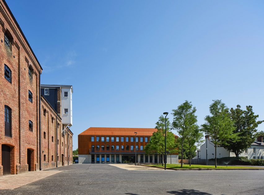 Kings International College by Walters & Cohen Architects