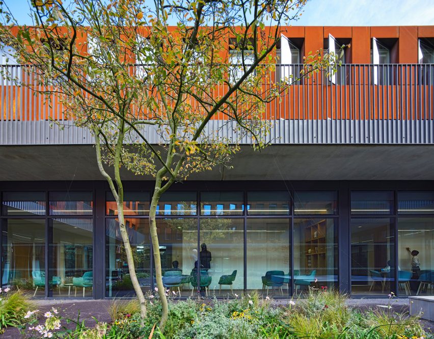 Kings International College by Walters & Cohen Architects