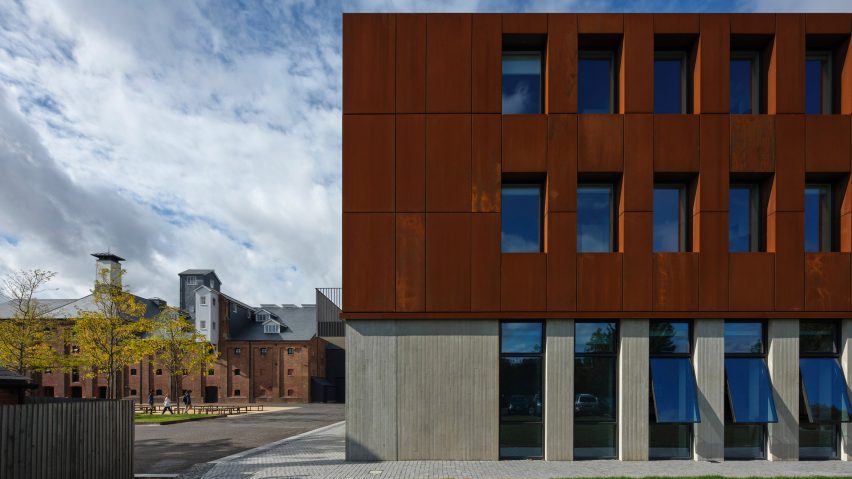 Kings International College by Walters & Cohen Architects