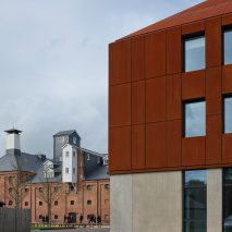 Kings International College by Walters & Cohen Architects