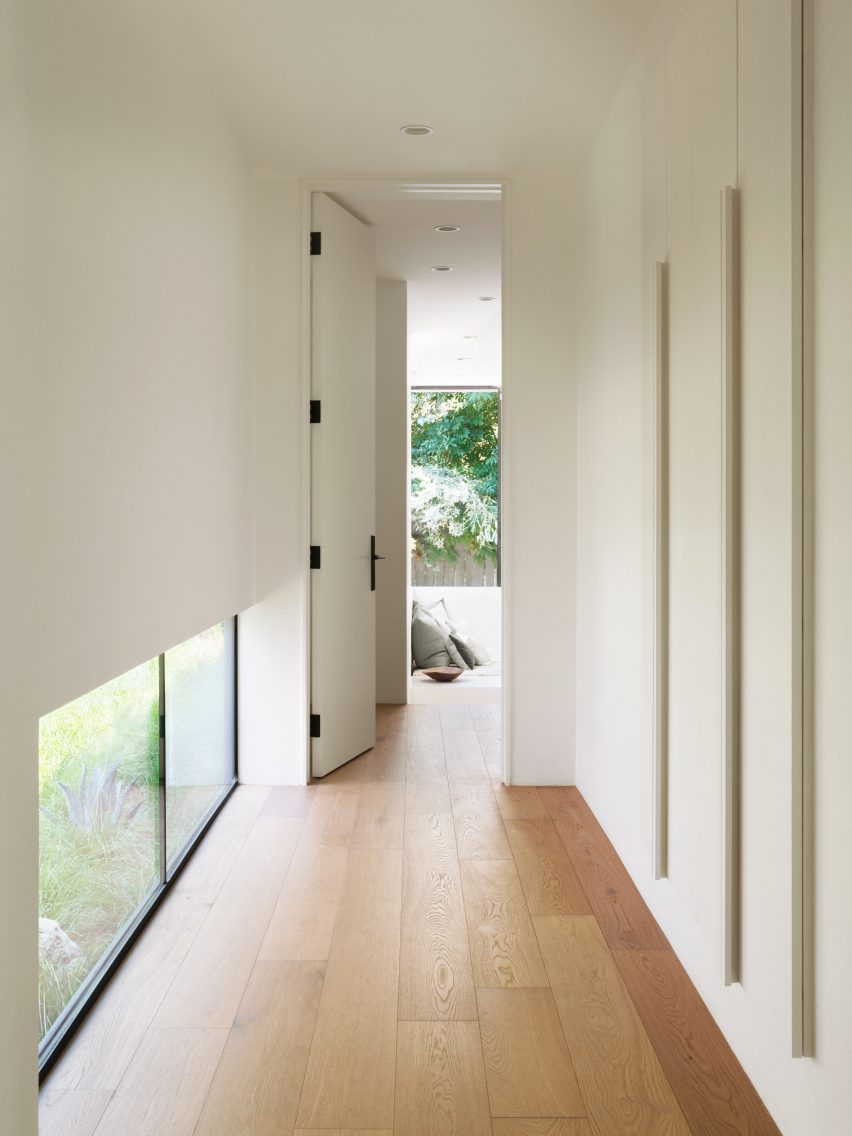 Laurel Hills Residence by Assembledge