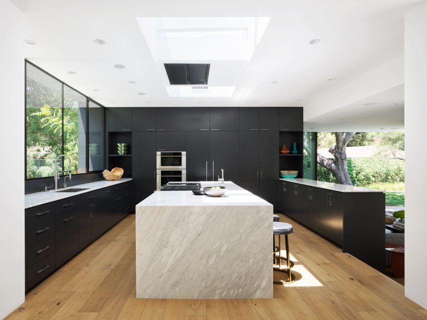 Laurel Hills Residence by Assembledge