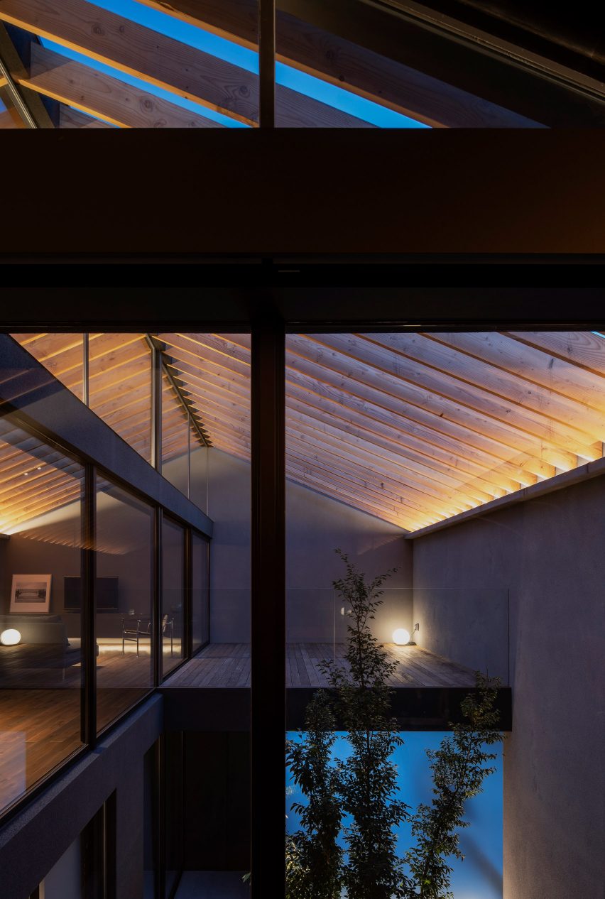 Leaf by Apollo Architects & Associates
