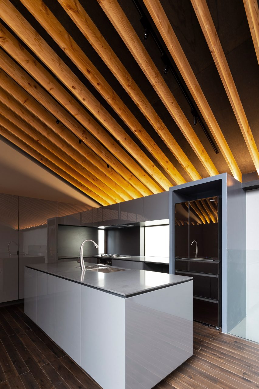 Leaf by Apollo Architects & Associates