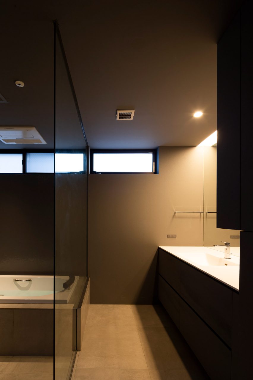 Leaf by Apollo Architects & Associates