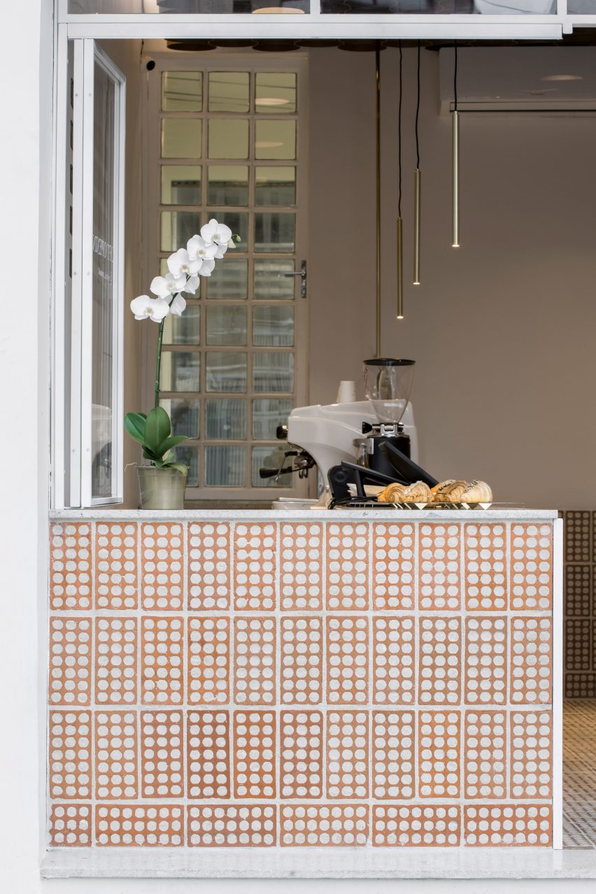 Mintchi Croissant by Dezembro Arquitetos