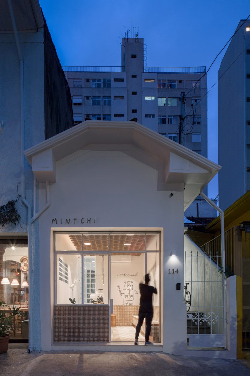 Mintchi Croissant by Dezembro Arquitetos