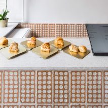Mintchi Croissant by Dezembro Arquitetos