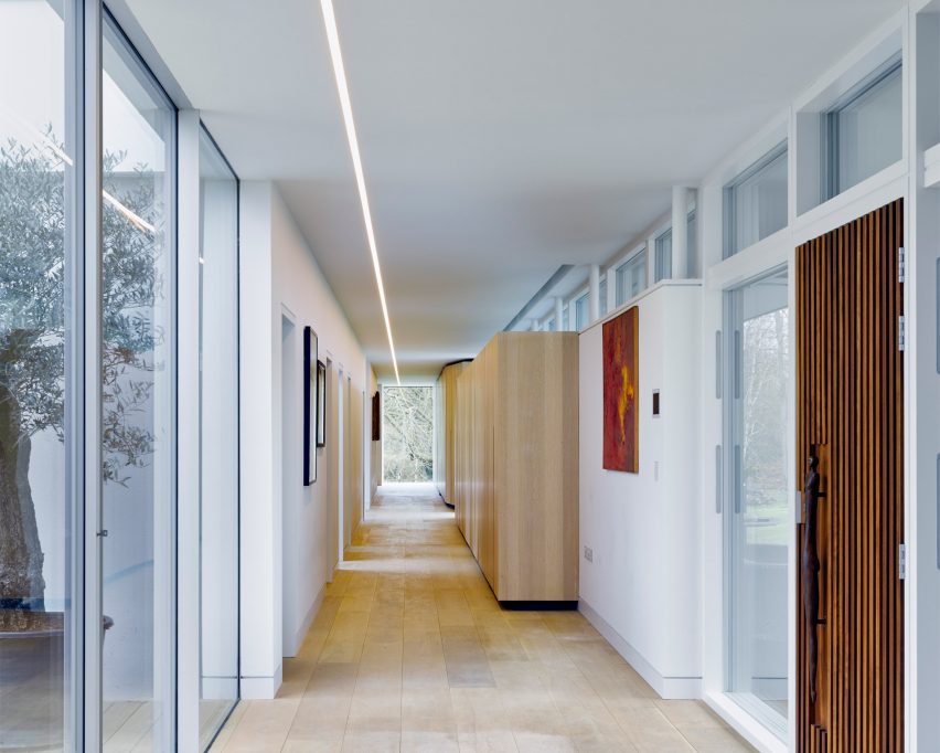 Narula House by John Pardey Architects